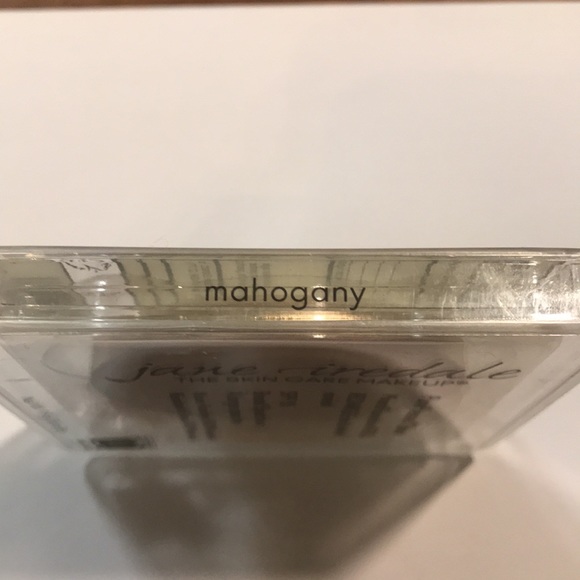 mahogany Pure Pressed Mineral Foundation Base - Picture 3 of 3